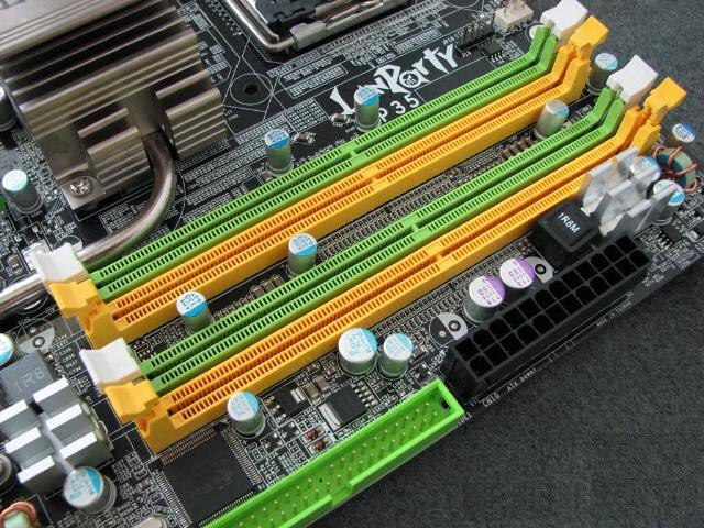 TUTO MSI - Installer une barrette mémoire DDR4 